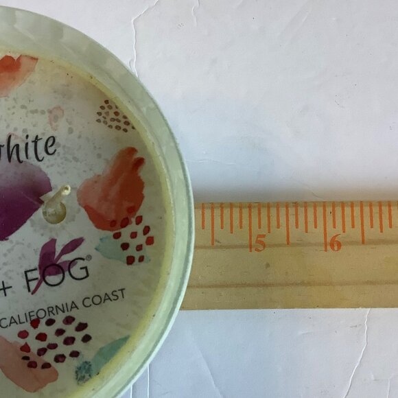 Sand + Fog Crisp White Candle 10oz Hand Poured Double Wick White Glass Container - Picture 4 of 5